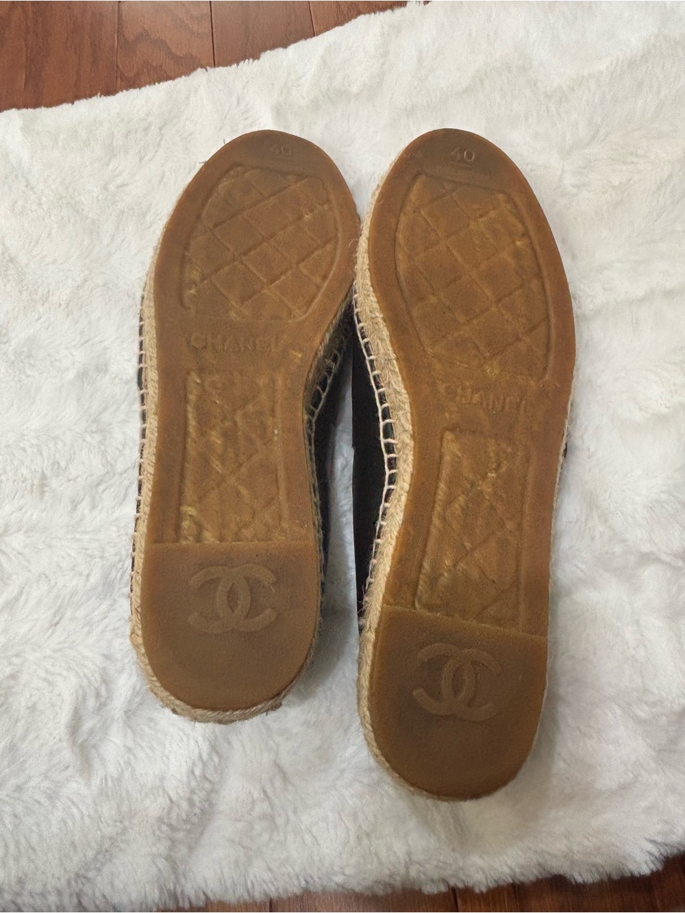 Pre-owned CHANEL Black Leather Espadrille Flats with Embellished CC - Picture 3 of 16